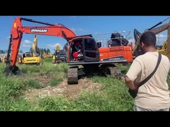 Doosan DX300LC Bagger, 30 Tonnen Einsatzgewicht, 0,64-1,75 m³ Löffel, 151 kW Leistung